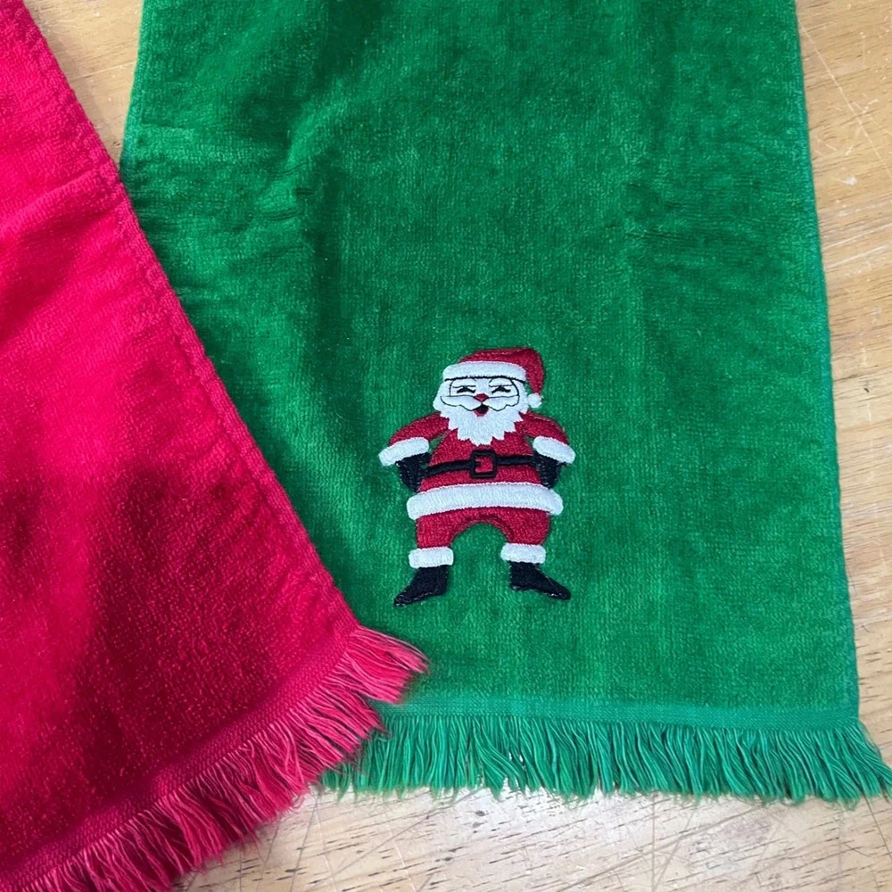 Vtg Martex Christmas Hand Towels Set 2 Santa Wreath Red Green Fringed USA Made